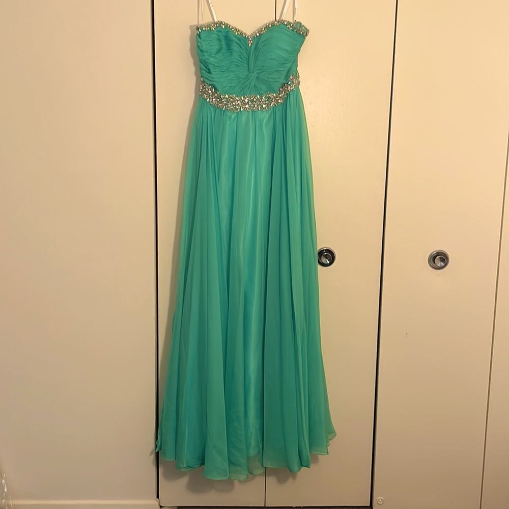 Size 4 Alyce Formal Gown